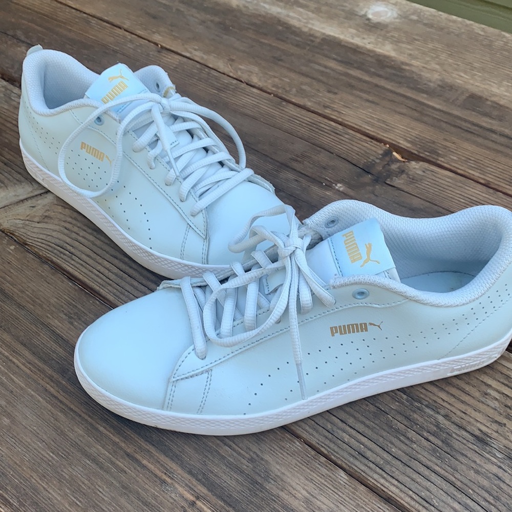 Puma Sneakers (Size 8) FREE SHIPPING